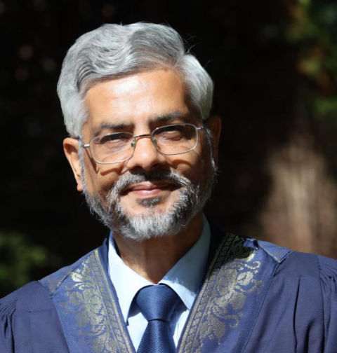 Dr. Zahid Parvez 480 Dr. Zahid Parvez