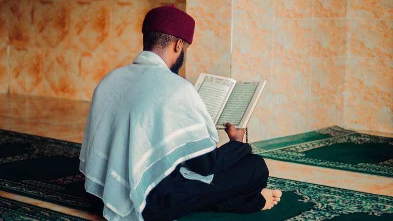 A Study of 40 Ahadith for Muslim Youth: Prophetic Guidance for Modern Life